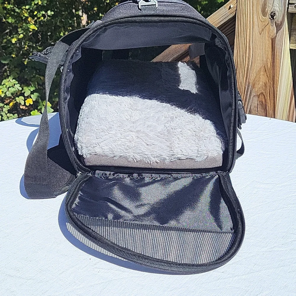 4 side tear-resistant breathable mesh cat or small dog carrier, black, padded